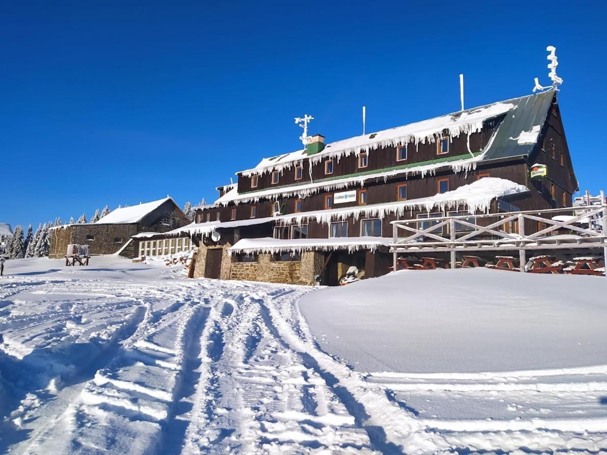 Lyzarska Bouda Hotel Pec pod Snezkou Exterior photo